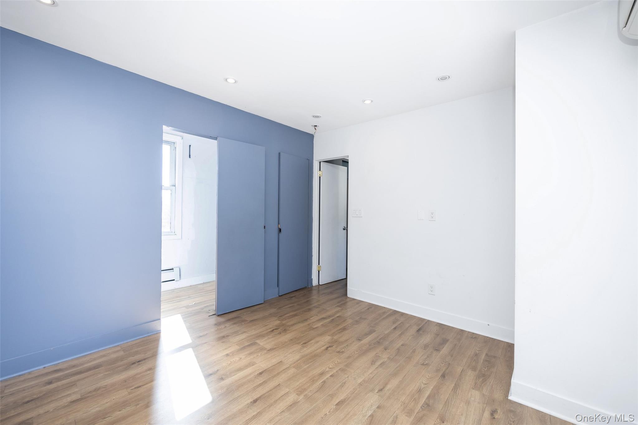 #10 photo, 9-01 127 Street, クイーンズ区 College Point , NY 11356