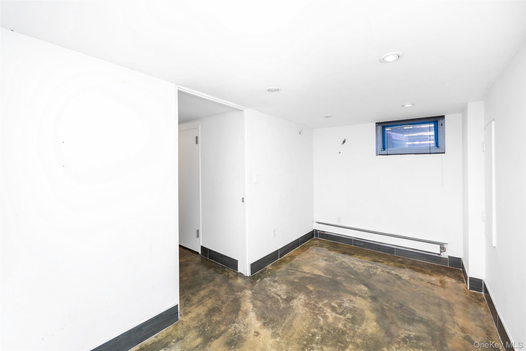 #14 photo, 9-01 127 Street, クイーンズ区 College Point , NY 11356