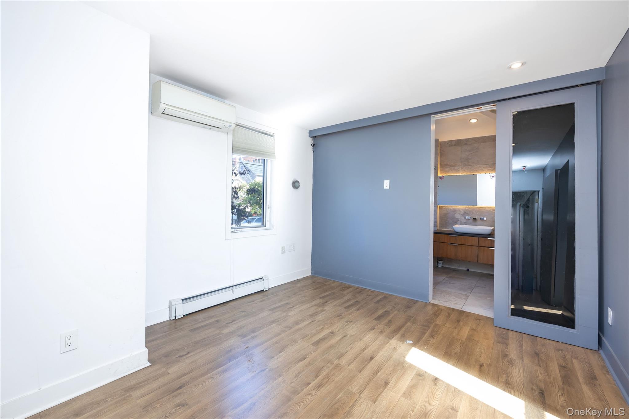 #9 photo, 9-01 127 Street, クイーンズ区 College Point , NY 11356