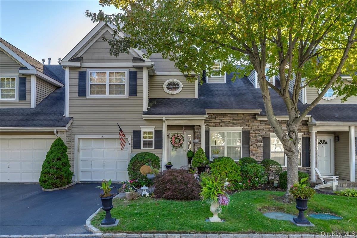 #1 photo, 8 Scarborough Drive, サフォーク郡 Smithtown , NY 11787