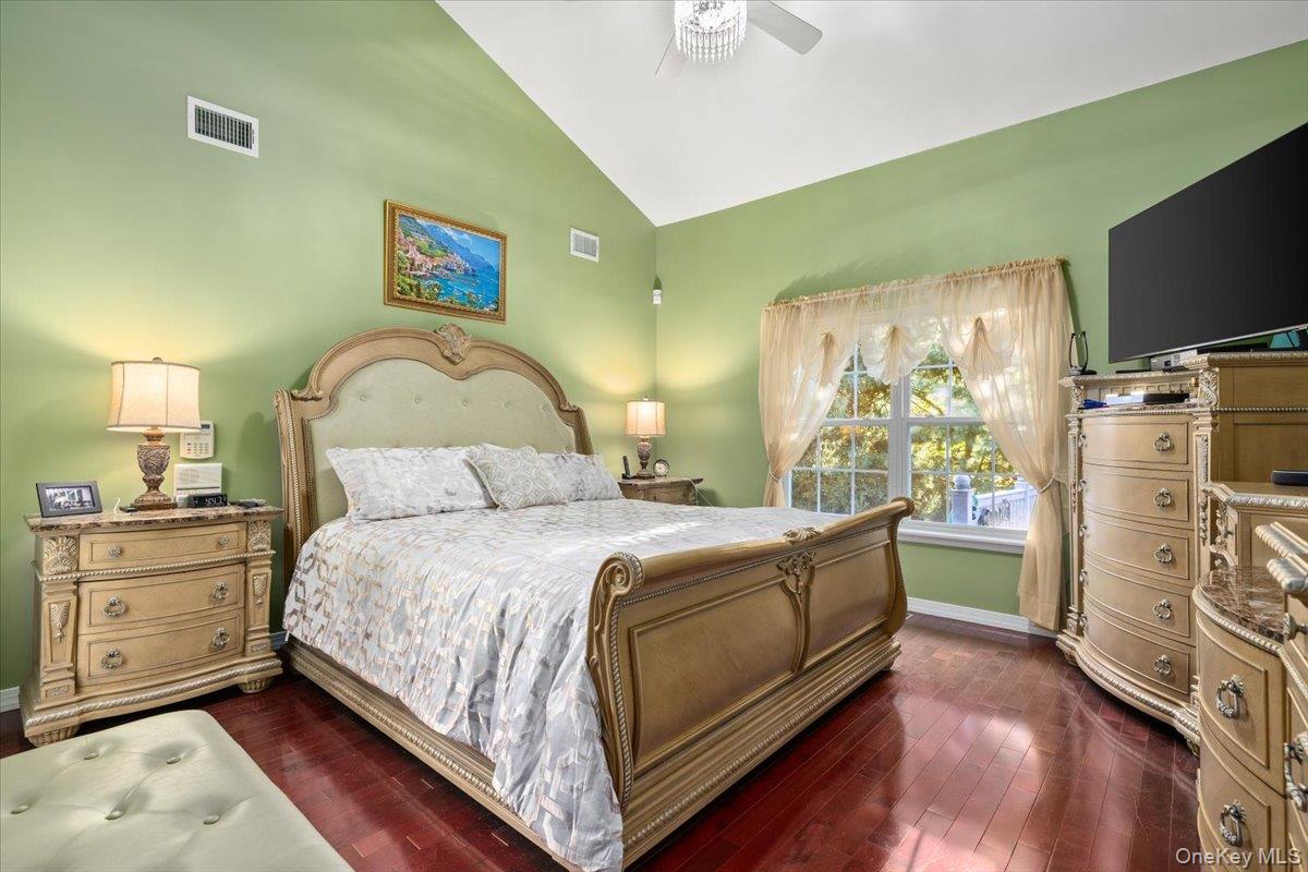 #18 photo, 8 Scarborough Drive, サフォーク郡 Smithtown , NY 11787