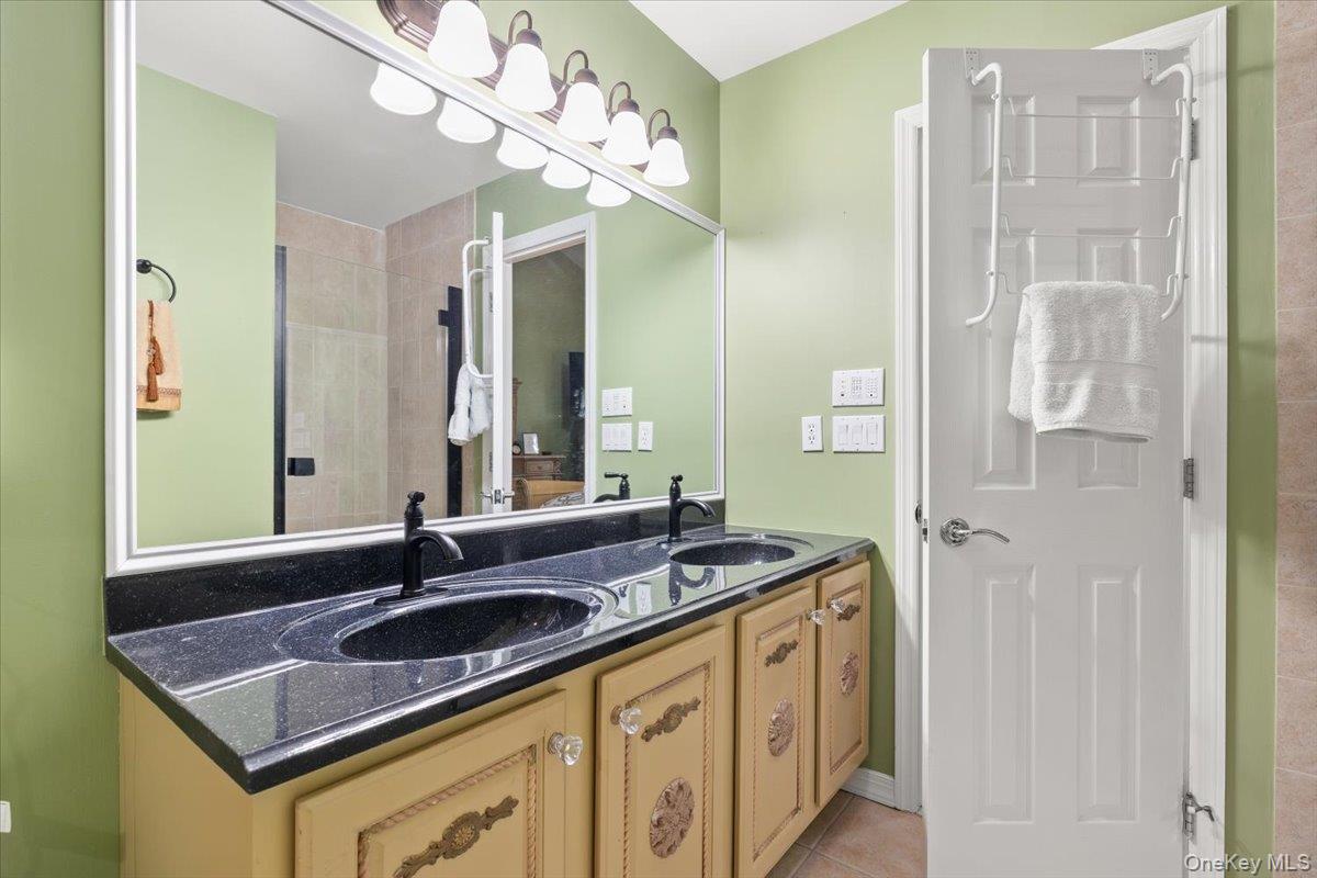 #19 photo, 8 Scarborough Drive, サフォーク郡 Smithtown , NY 11787