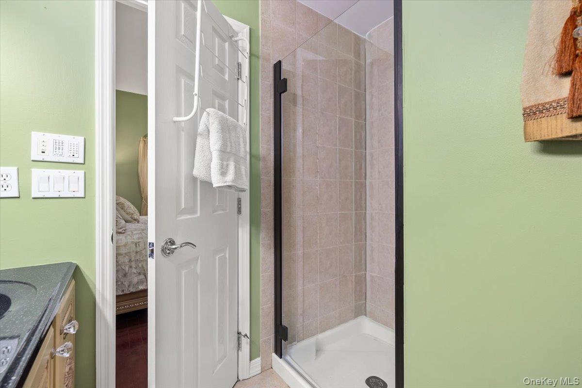 #20 photo, 8 Scarborough Drive, サフォーク郡 Smithtown , NY 11787