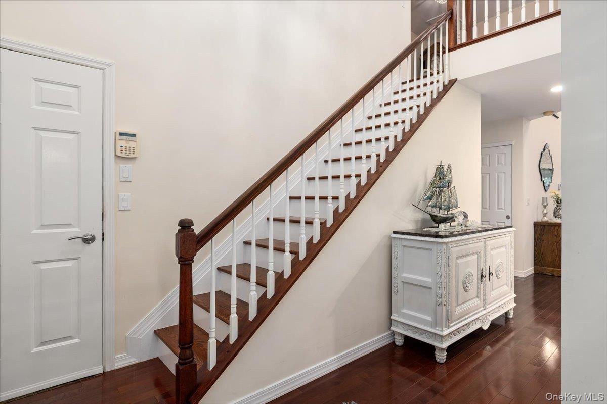 #3 photo, 8 Scarborough Drive, サフォーク郡 Smithtown , NY 11787