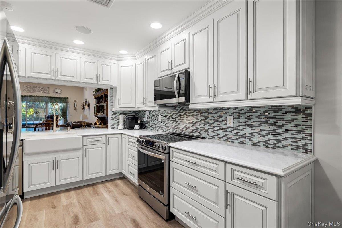 #6 photo, 8 Scarborough Drive, サフォーク郡 Smithtown , NY 11787