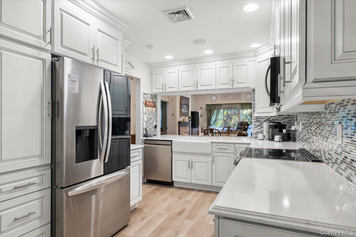 #7 photo, 8 Scarborough Drive, サフォーク郡 Smithtown , NY 11787