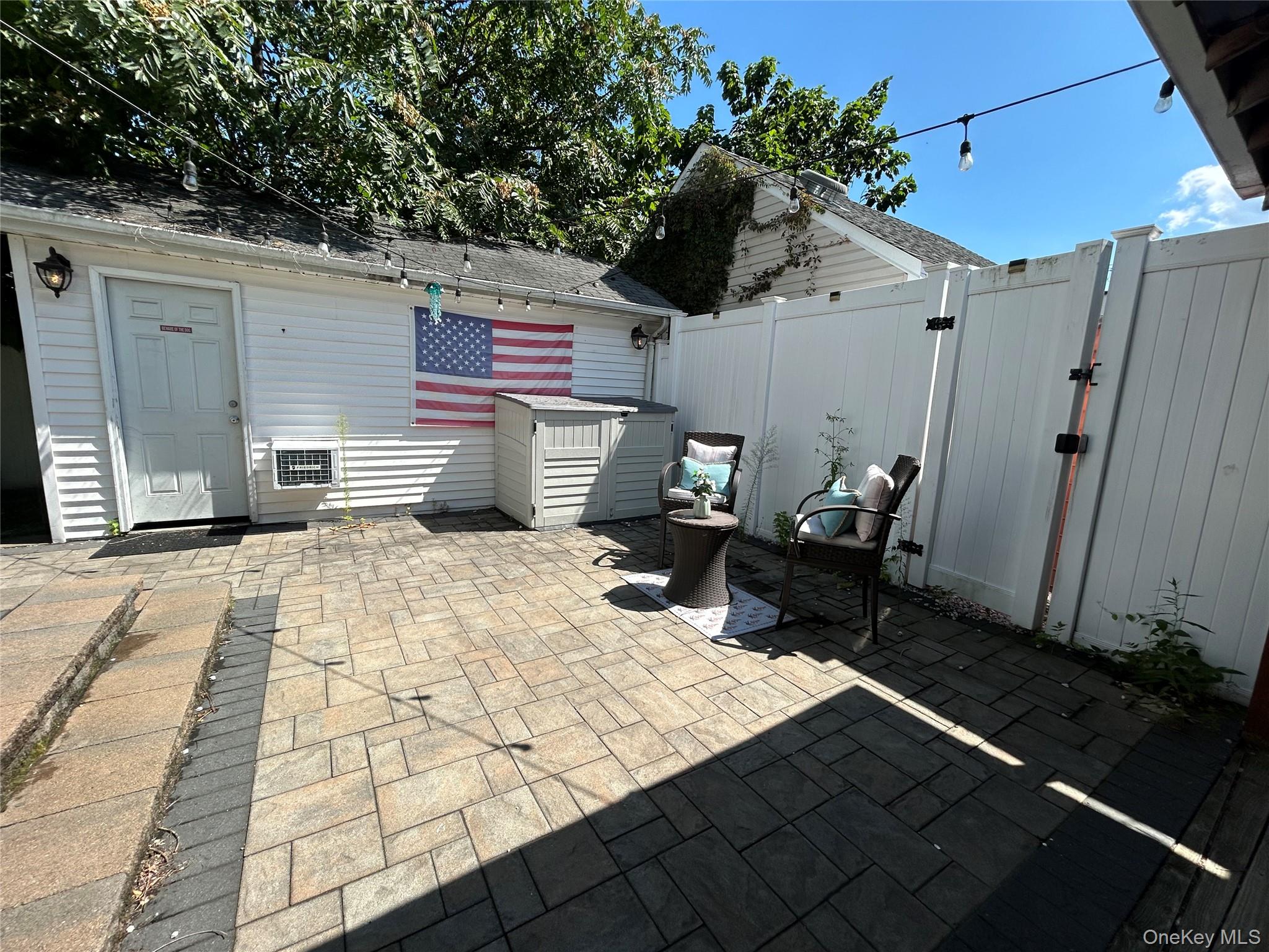 #17 photo, 6 Charles Place, Bayville , NY 11709