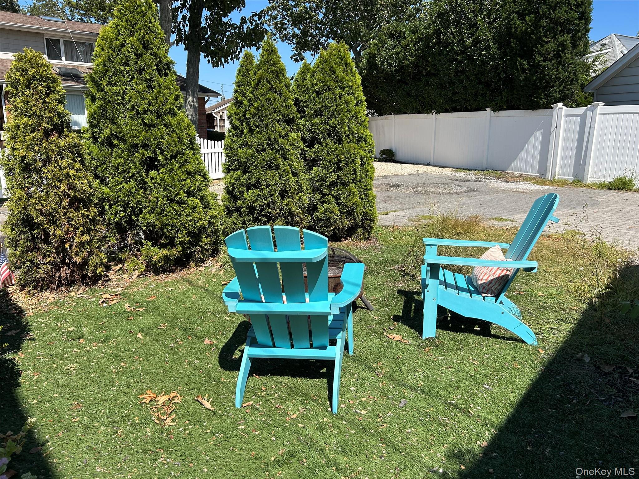 #2 photo, 6 Charles Place, Bayville , NY 11709