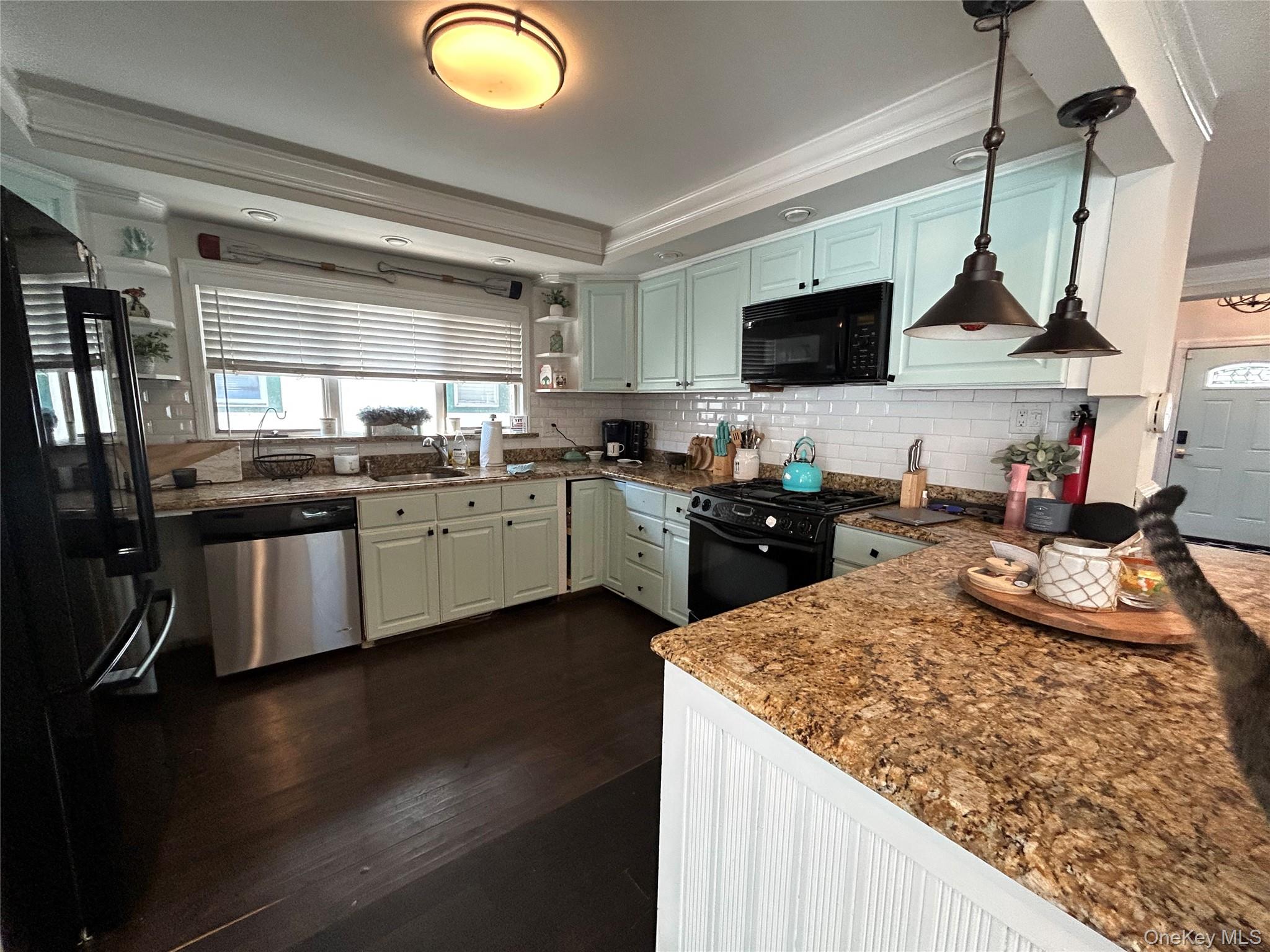 #7 photo, 6 Charles Place, Bayville , NY 11709