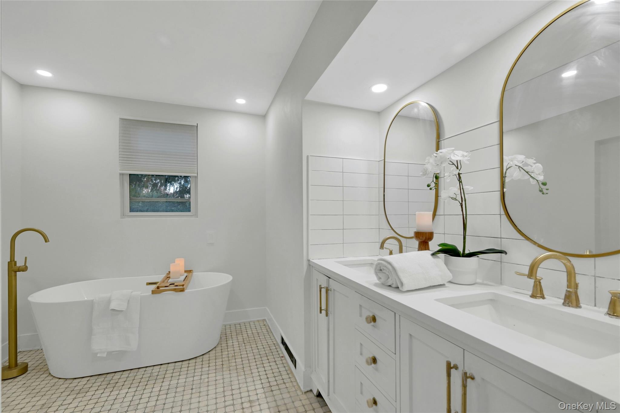 #17 photo, 12 E Nauraushaun Avenue, Pearl River , NY 10965