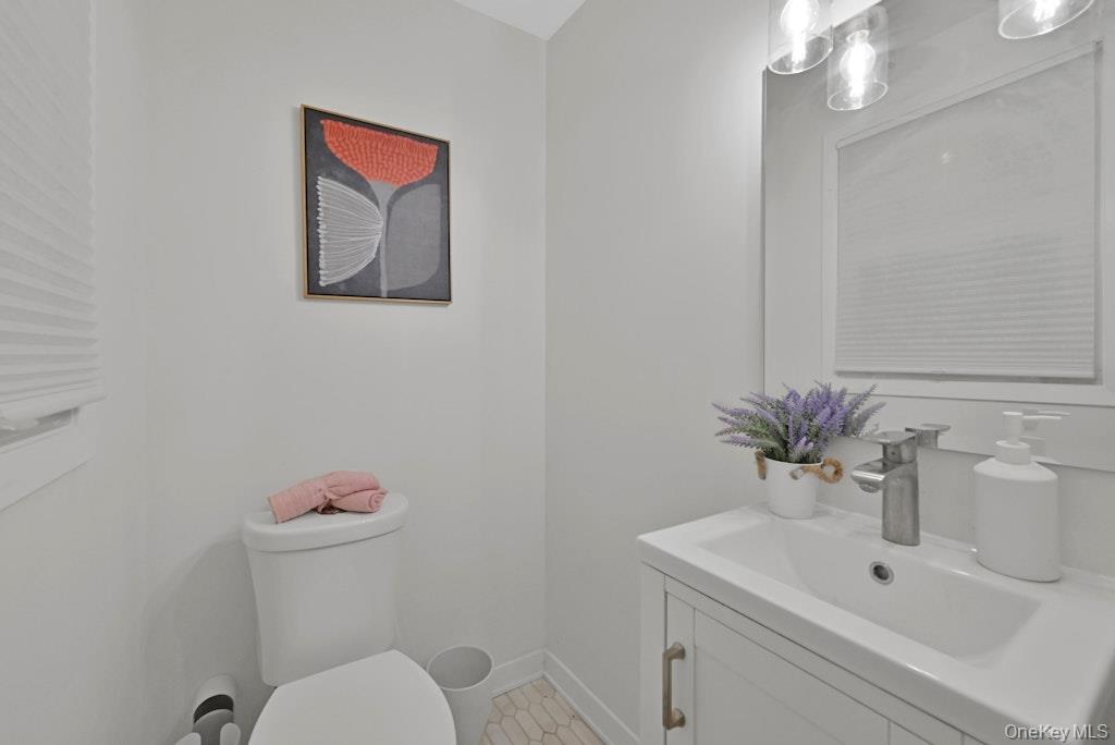 #19 photo, 12 E Nauraushaun Avenue, Pearl River , NY 10965