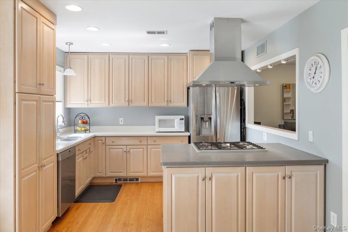 #12 photo, 21 Van Orden Avenue, Suffern , NY 10901