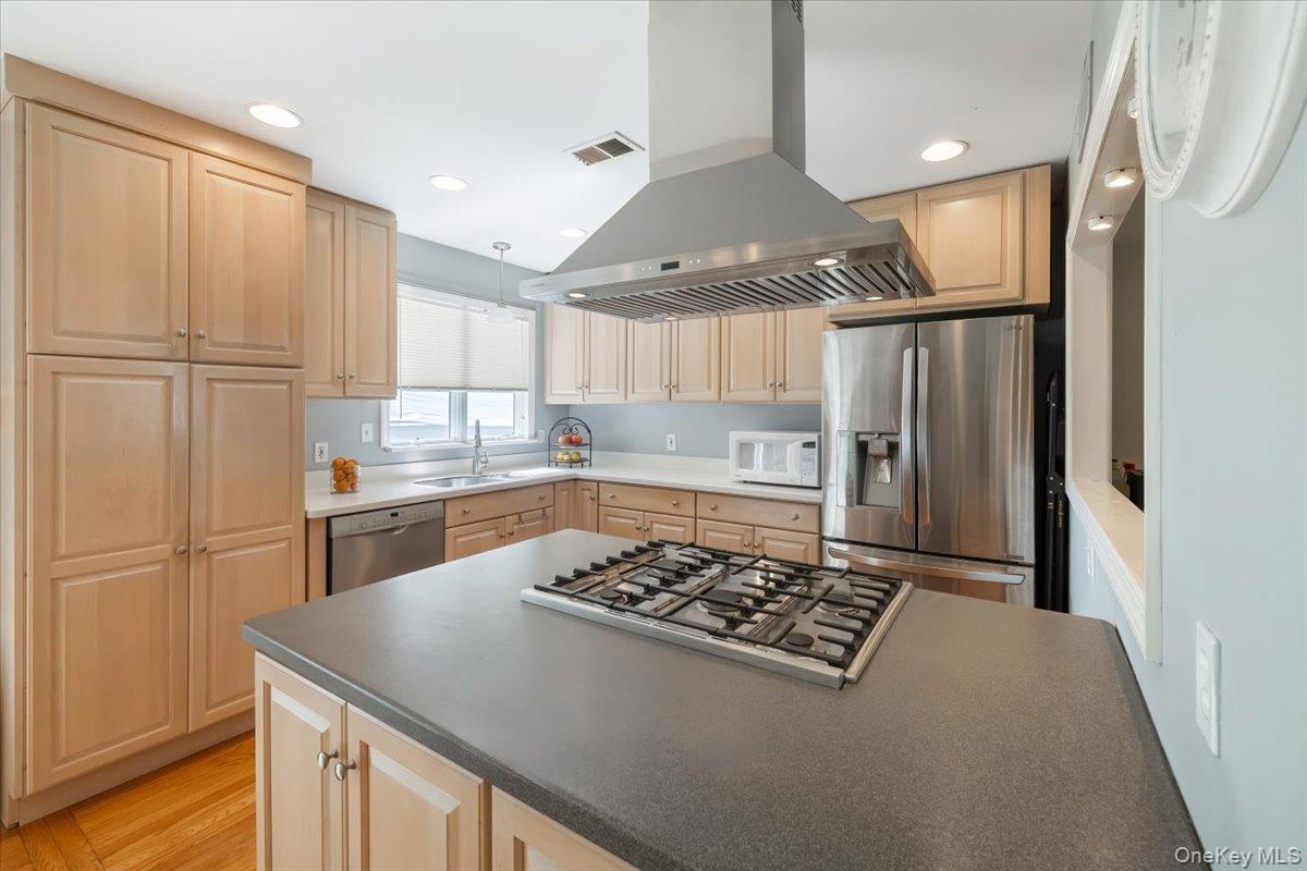 #13 photo, 21 Van Orden Avenue, Suffern , NY 10901