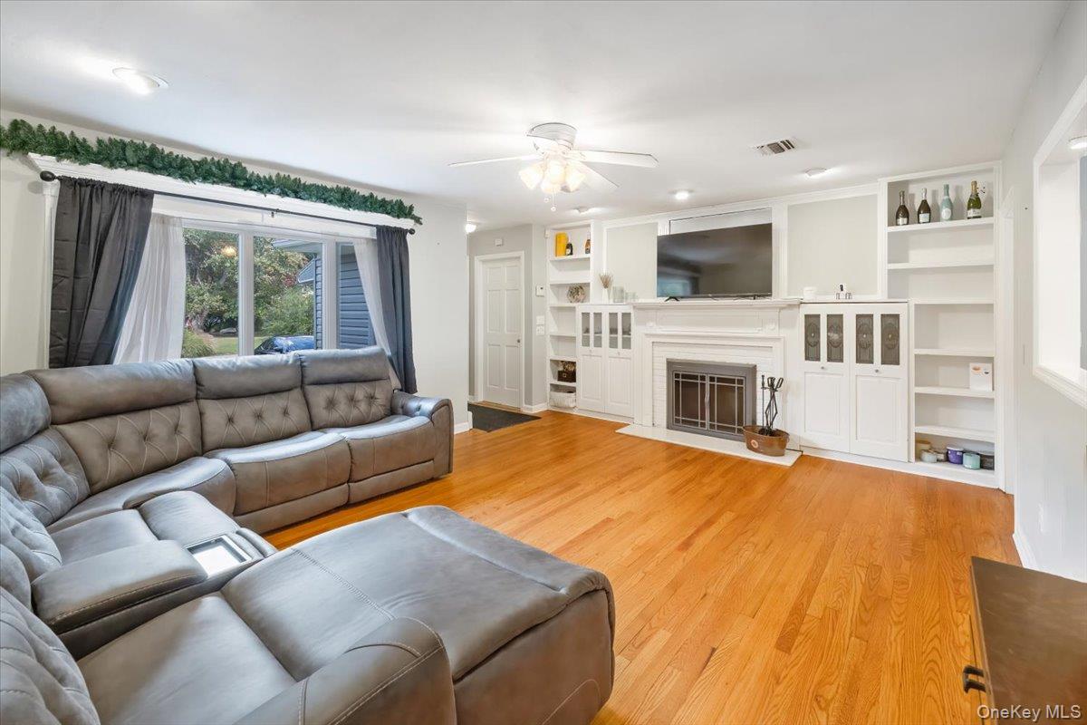 #4 photo, 21 Van Orden Avenue, Suffern , NY 10901