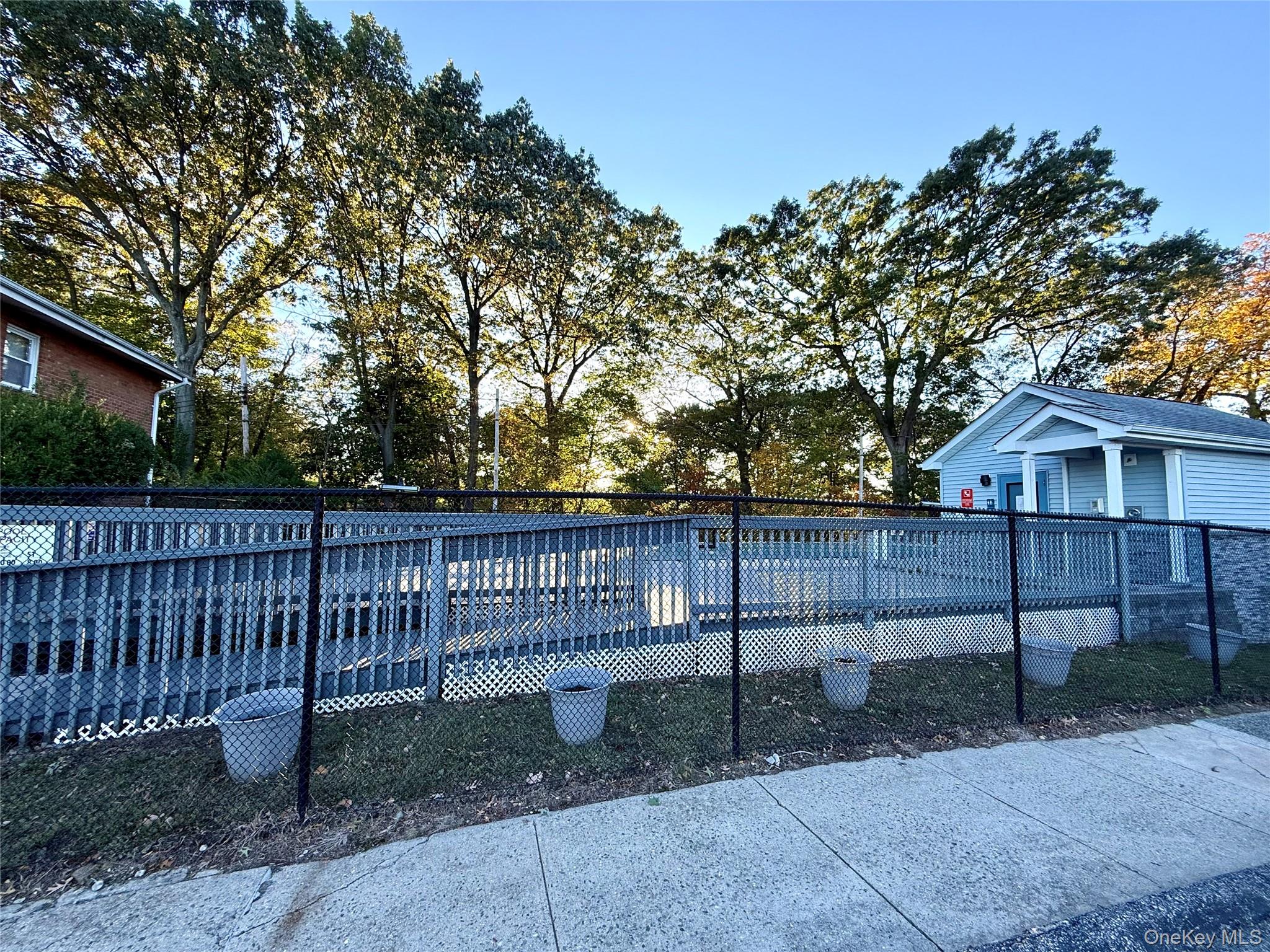 #13 photo, 669 Pelham Road, New Rochelle , NY 10805