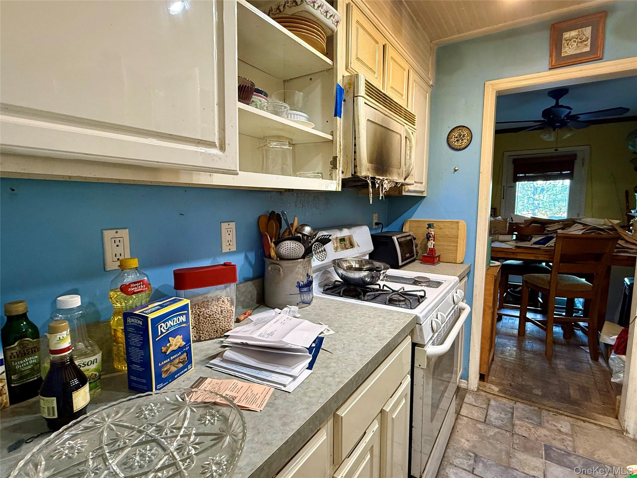 #9 photo, 669 Pelham Road, New Rochelle , NY 10805