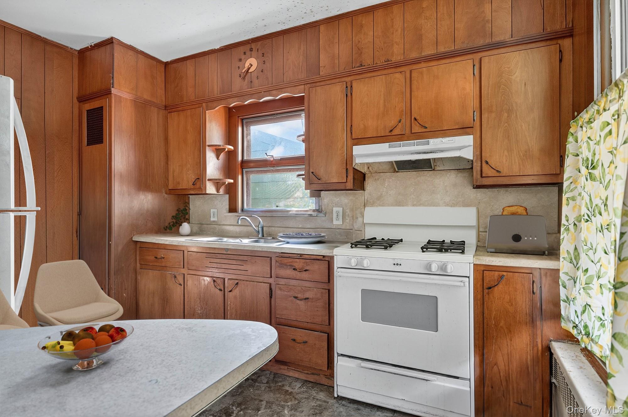 #10 photo, 41 Carpenter Avenue, Newburgh , NY 12550