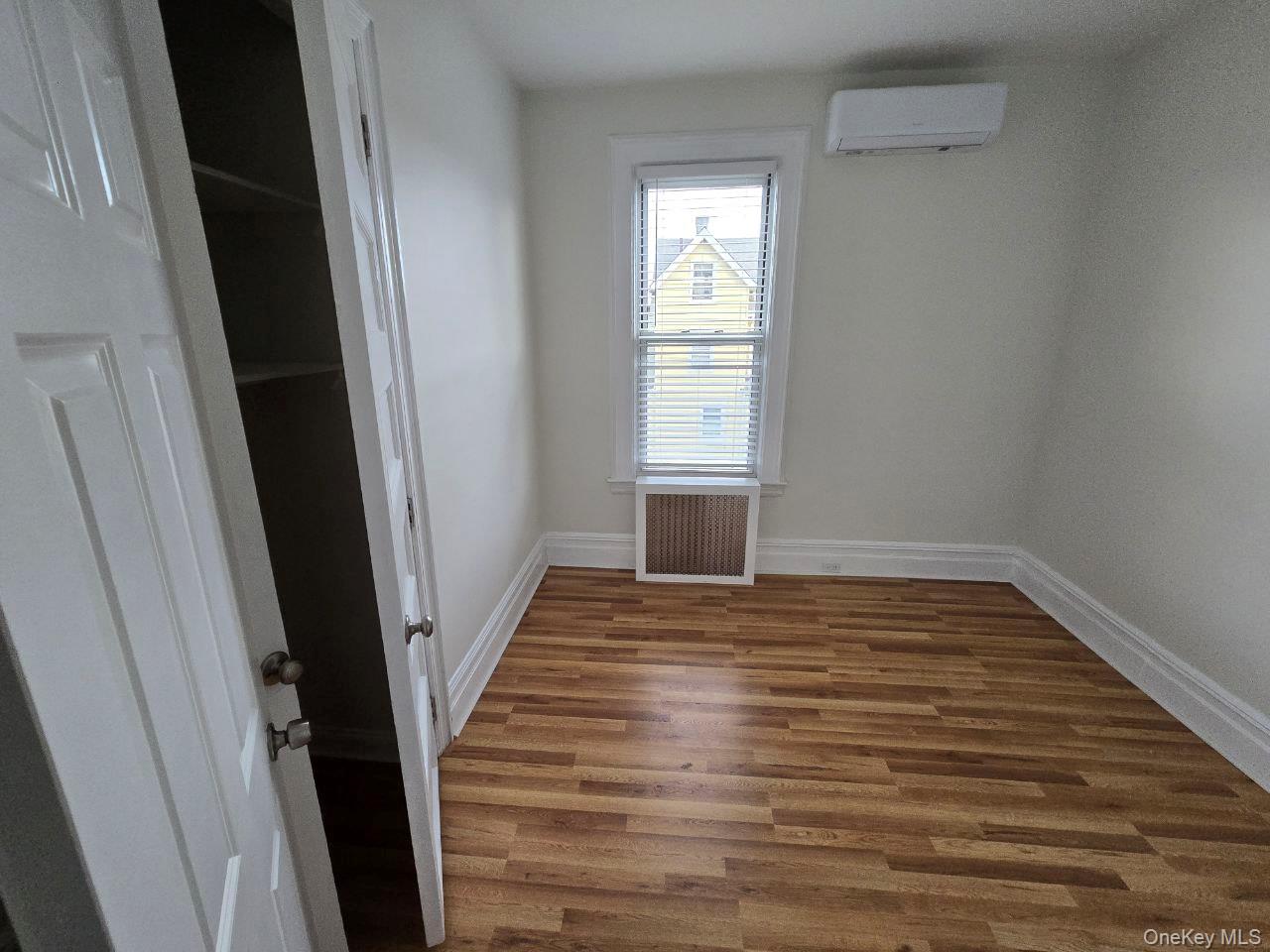 #5 photo, 85 Chester Place, Yonkers , NY 10704