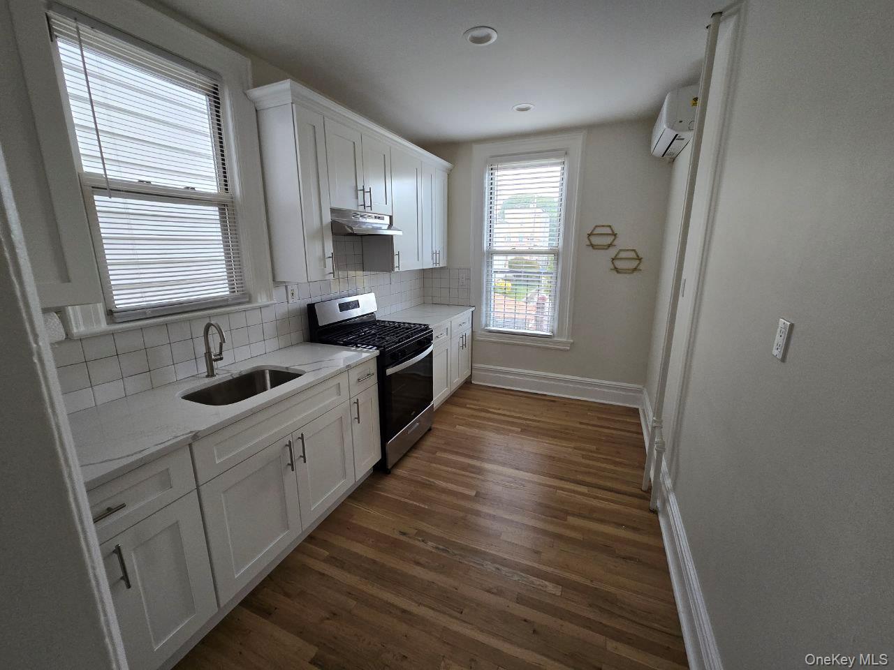 #7 photo, 85 Chester Place, Yonkers , NY 10704