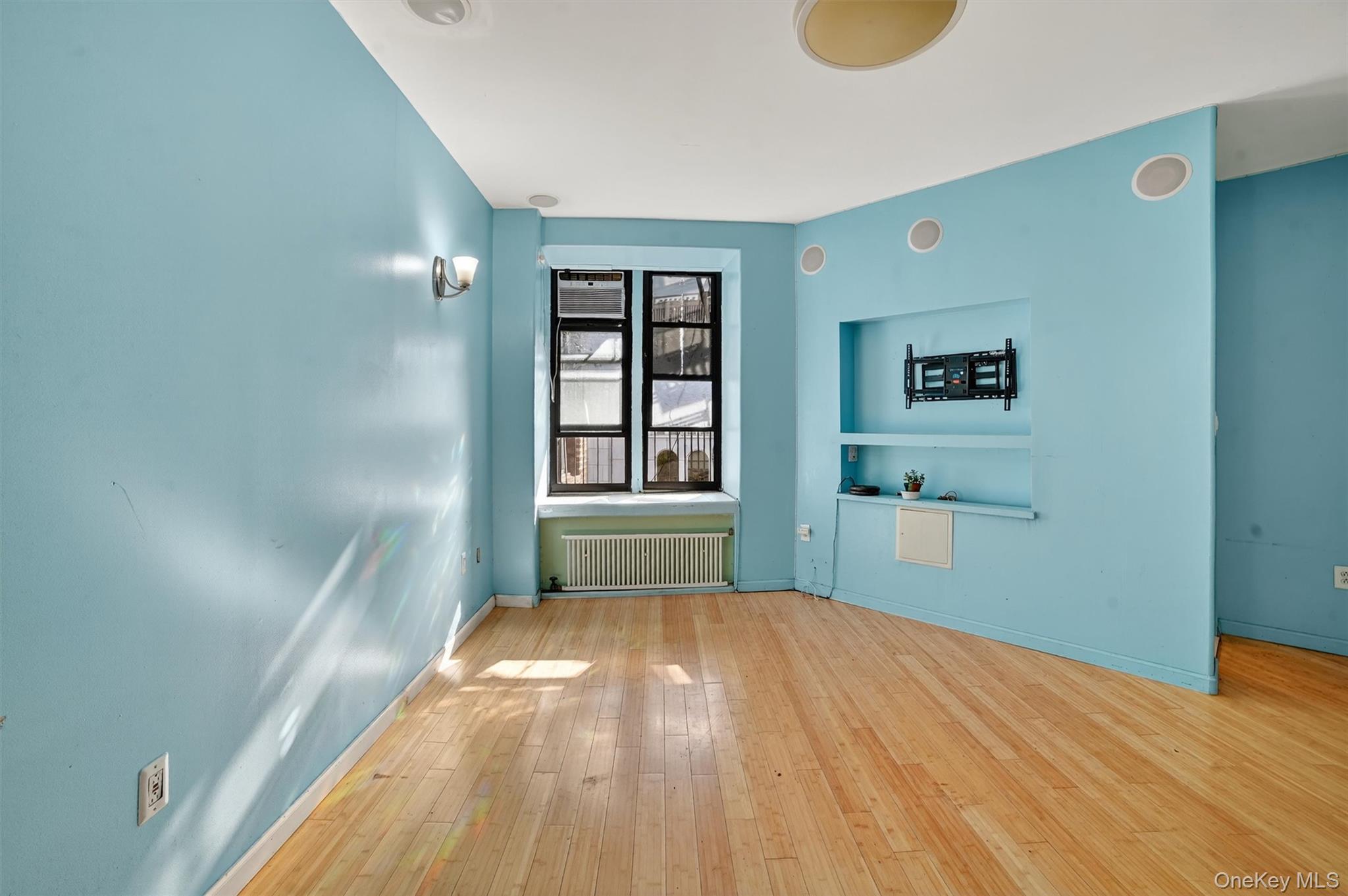 #7 photo, 941 Jerome Avenue, Bronx , NY 10452