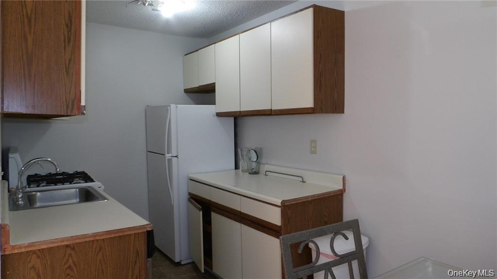 #16 photo, 502 Barclay Manor, Newburgh , NY 12550