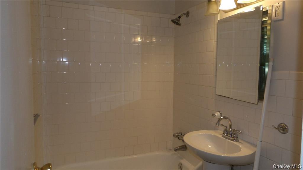 #9 photo, 502 Barclay Manor, Newburgh , NY 12550