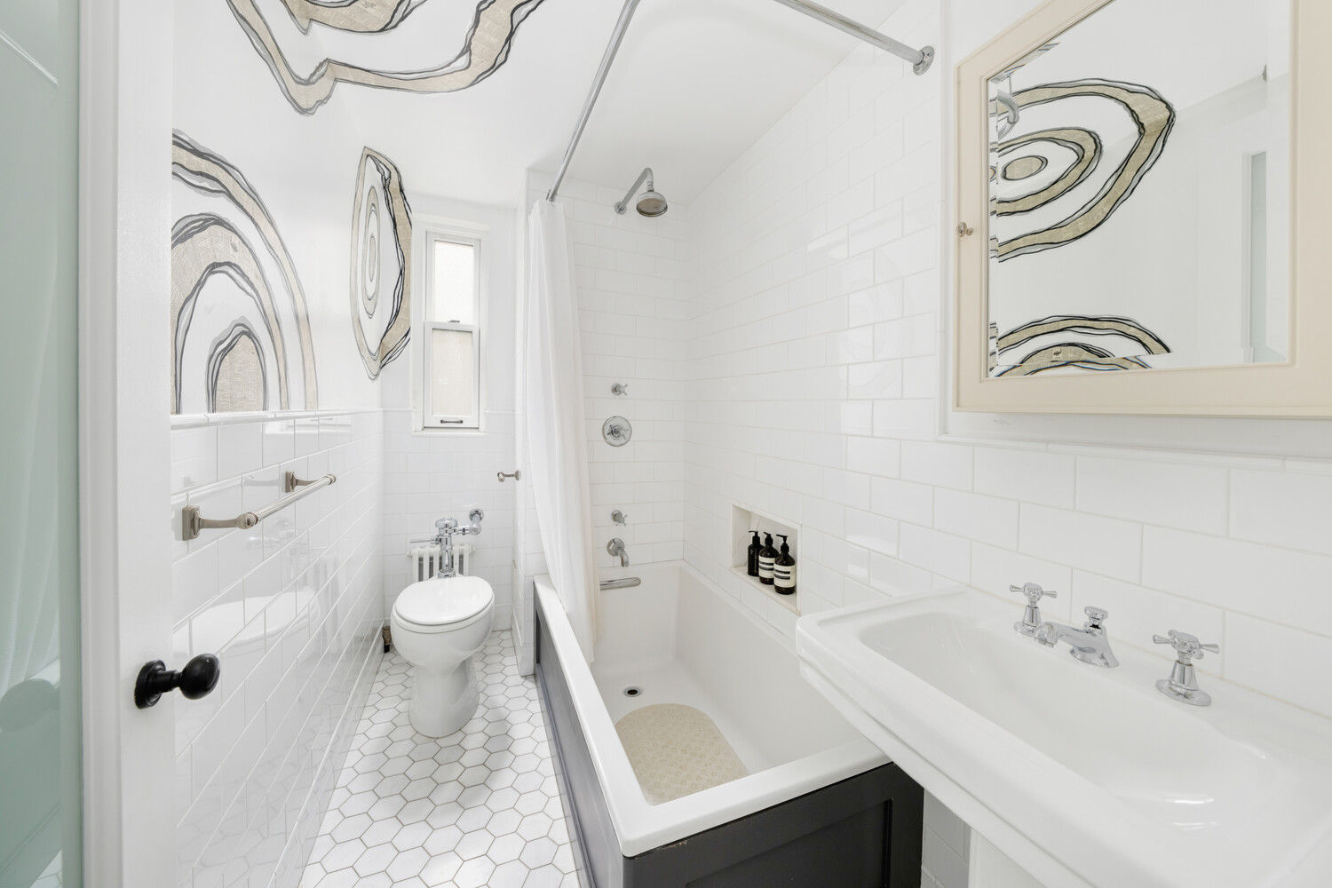 #8 photo, 51 5TH Avenue, Greenwich Village , NY 10003