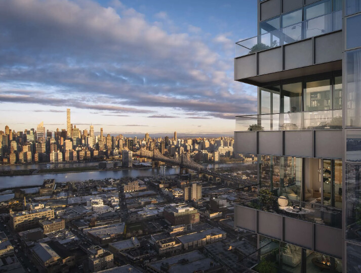 #7 photo, 3 COURT Square, Long Island City , NY 11101