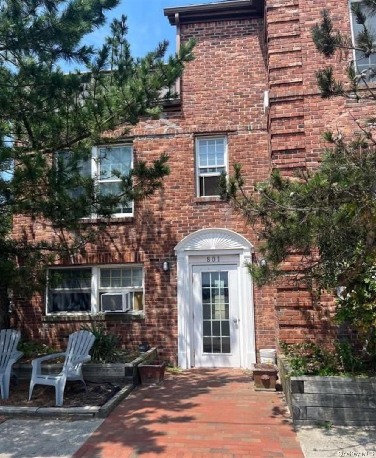 #1 photo, 801 E Broadway, Long Beach , NY 11561