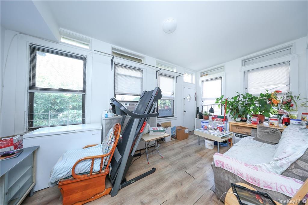 #3 photo, 545 57th Street, ブルックリン区 Brooklyn , NY 11220