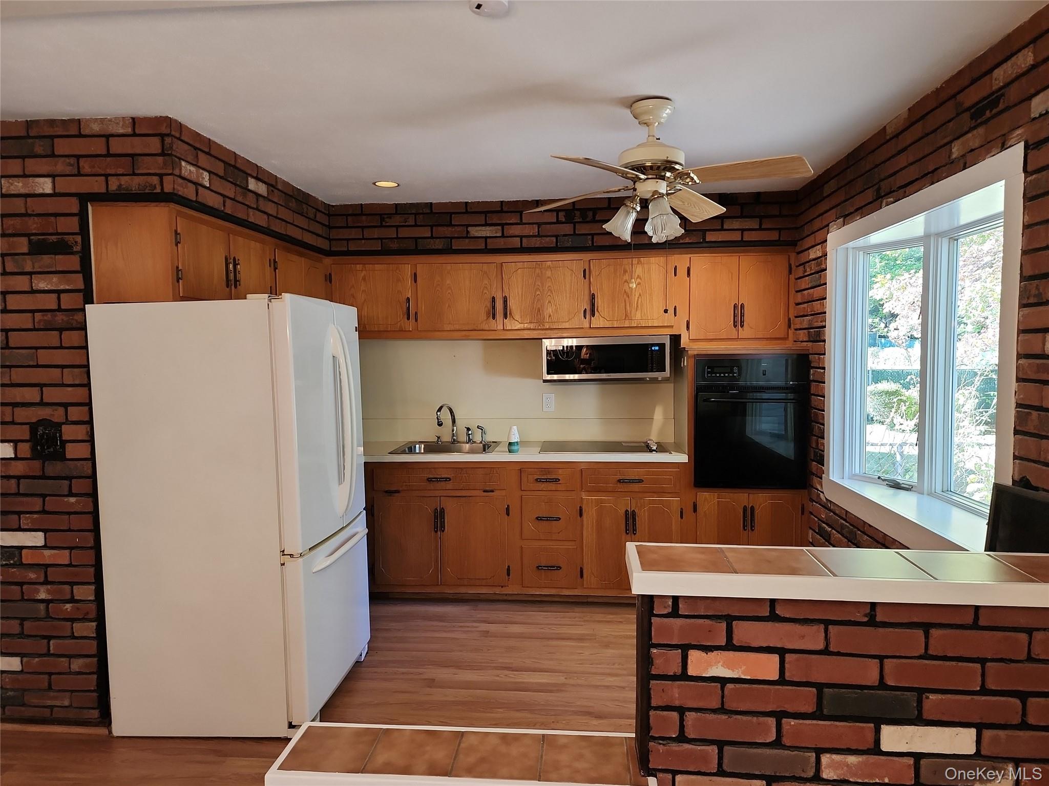 #5 photo, 61 Pleasant Street, Huntington , NY 11743