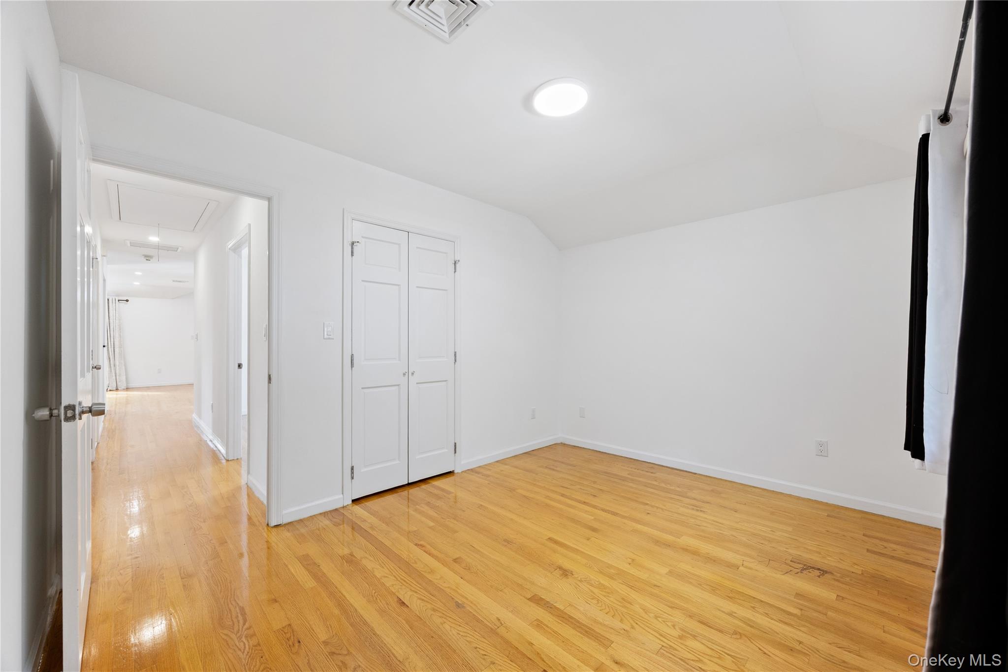 #13 photo, 6945 229th Street, クイーンズ区 Oakland Gardens , NY 11364