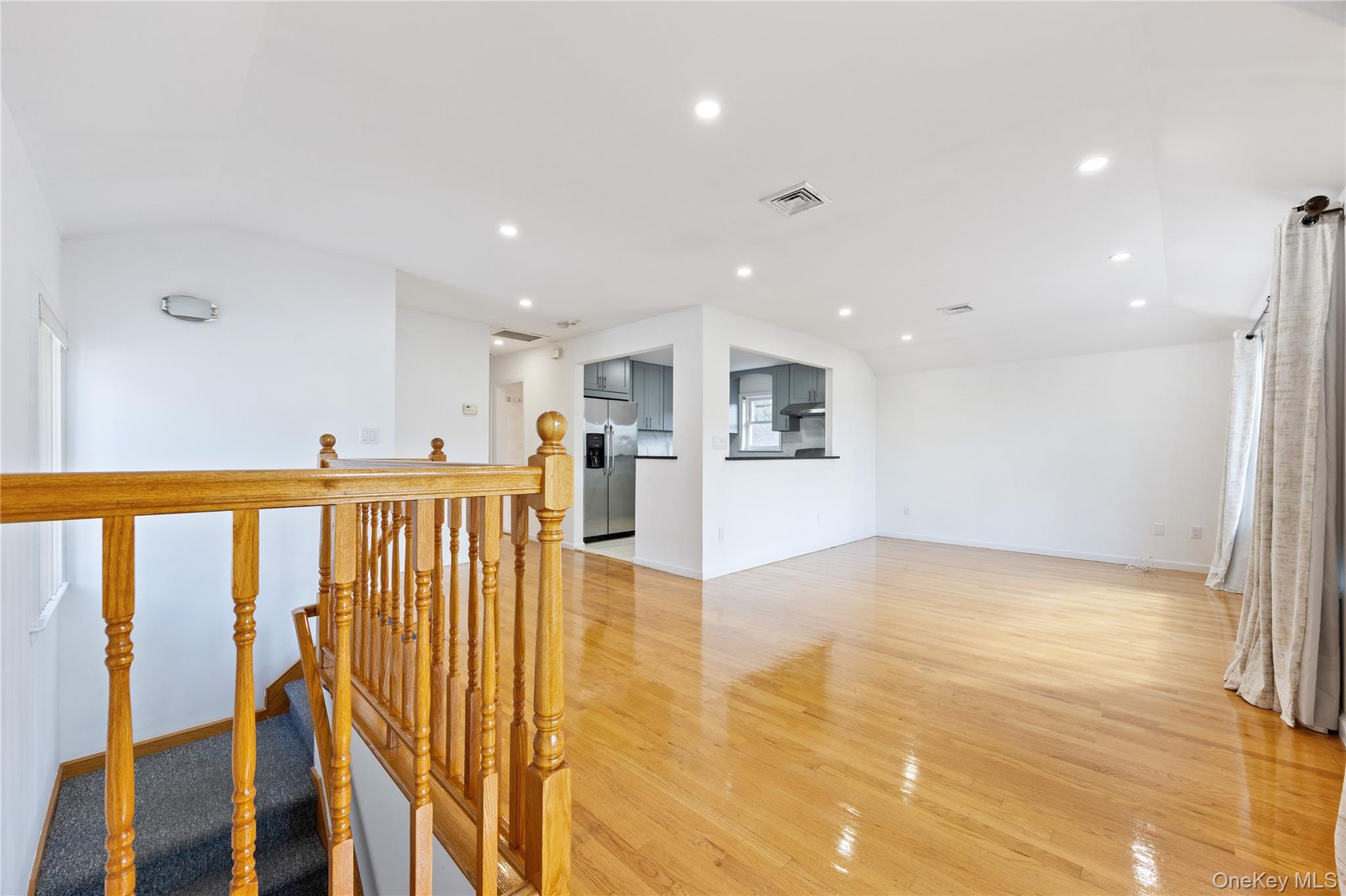 #3 photo, 6945 229th Street, クイーンズ区 Oakland Gardens , NY 11364