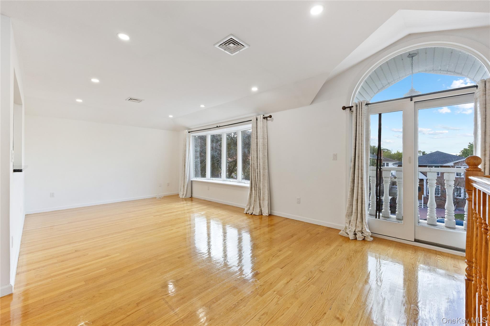 #5 photo, 6945 229th Street, クイーンズ区 Oakland Gardens , NY 11364