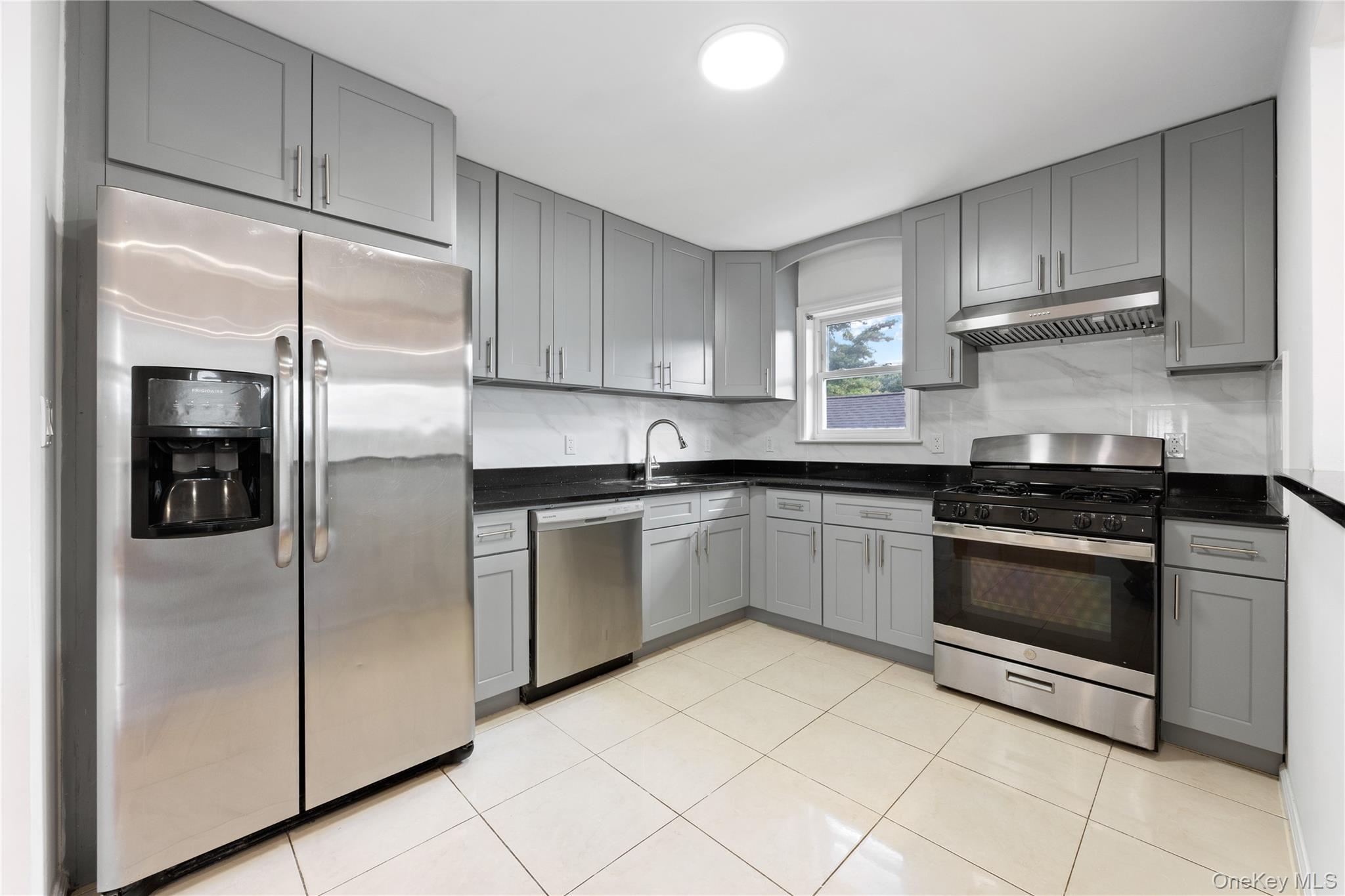 #7 photo, 6945 229th Street, クイーンズ区 Oakland Gardens , NY 11364