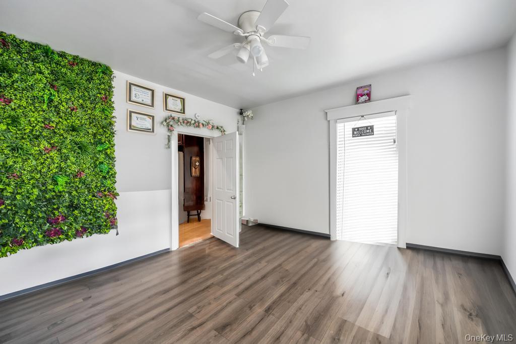 #13 photo, 209 Central Avenue, ナッソー郡 Bethpage , NY 11714