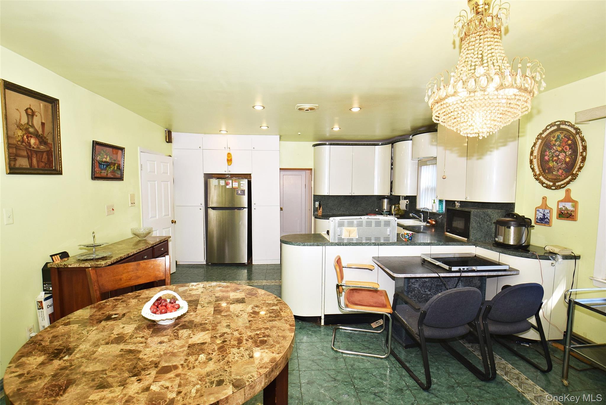 #10 photo, 83-28 Abingdon Road, クイーンズ区 Kew Gardens , NY 11415