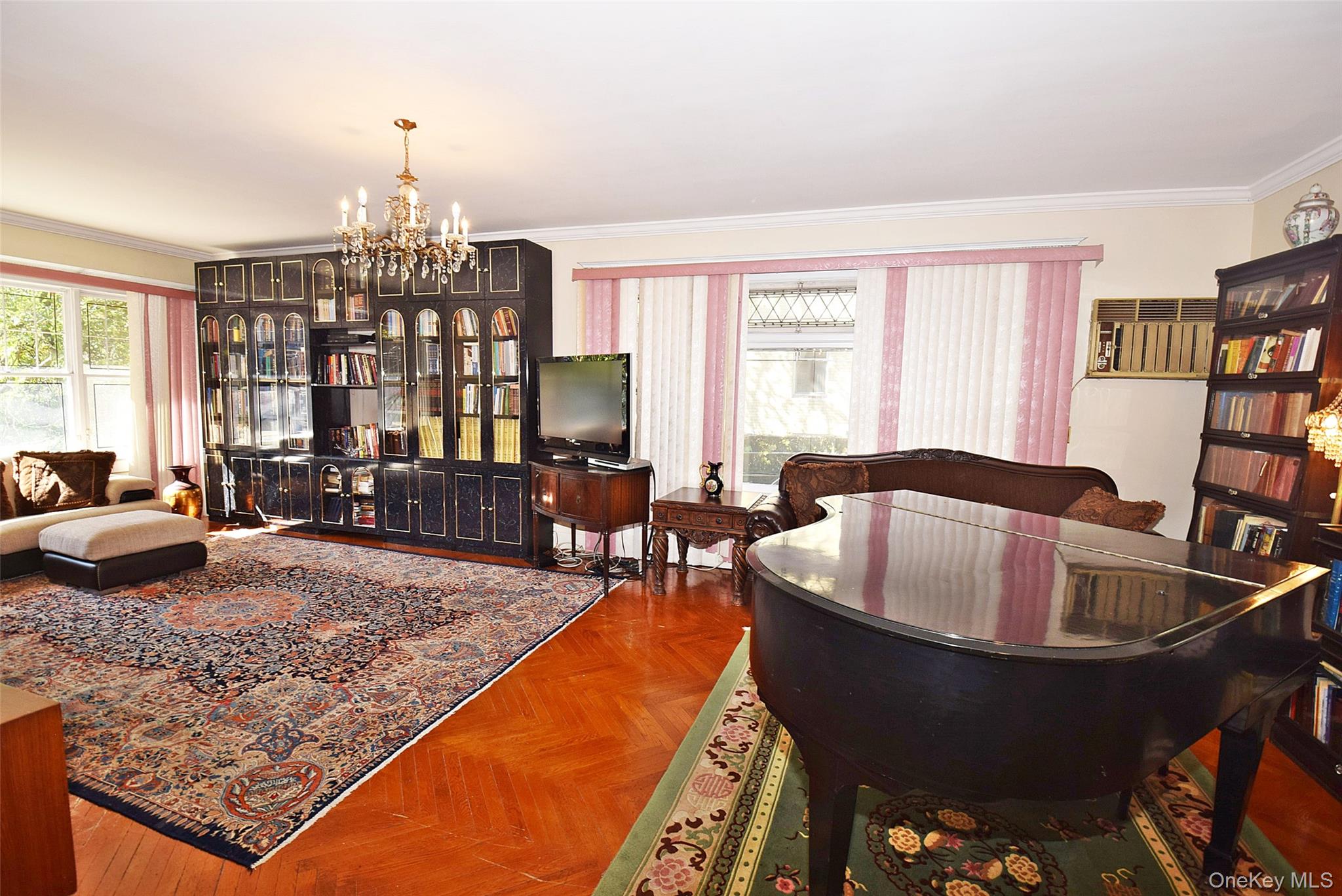 #3 photo, 83-28 Abingdon Road, クイーンズ区 Kew Gardens , NY 11415