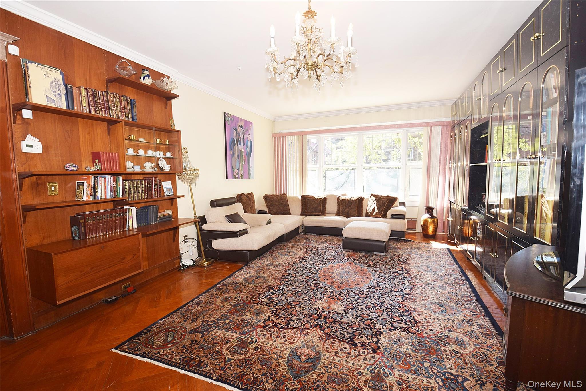 #4 photo, 83-28 Abingdon Road, クイーンズ区 Kew Gardens , NY 11415