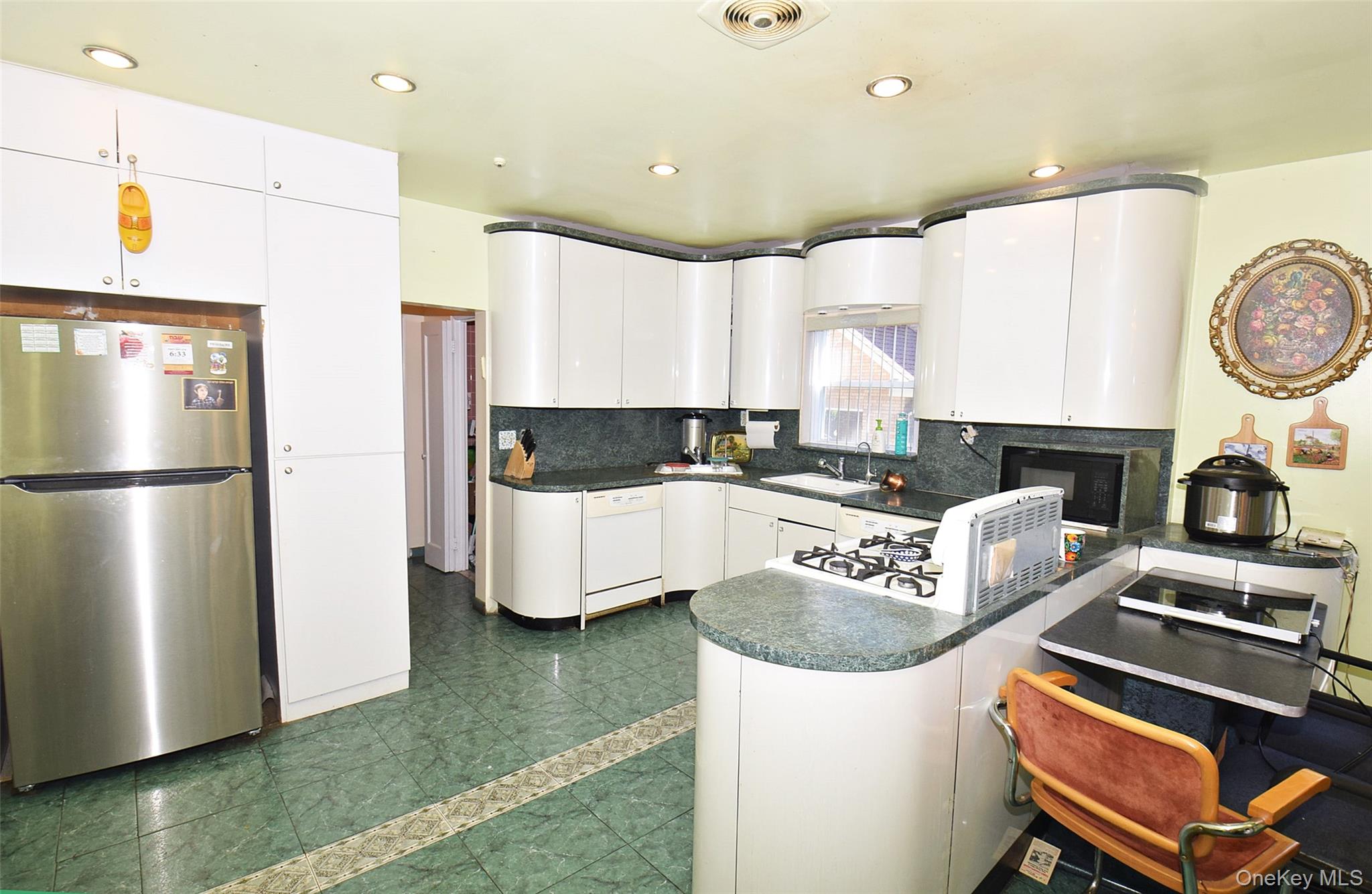 #9 photo, 83-28 Abingdon Road, クイーンズ区 Kew Gardens , NY 11415