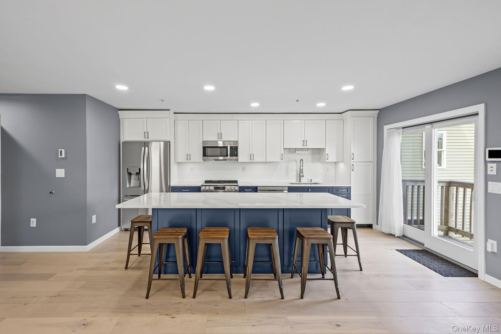 #2 photo, 243 Sportsmans Avenue, ナッソー郡 Freeport , NY 11520