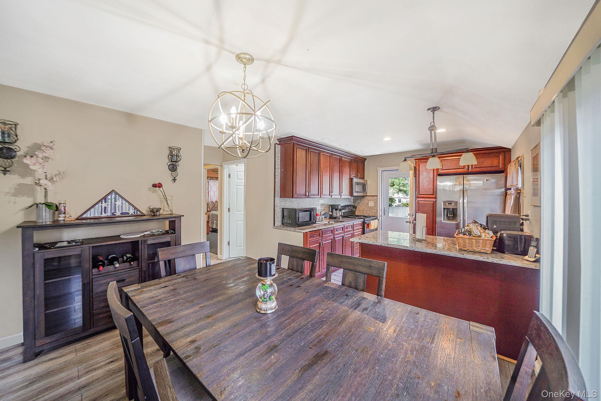 #11 photo, 24 Chanel Drive, サフォーク郡 Brentwood , NY 11717