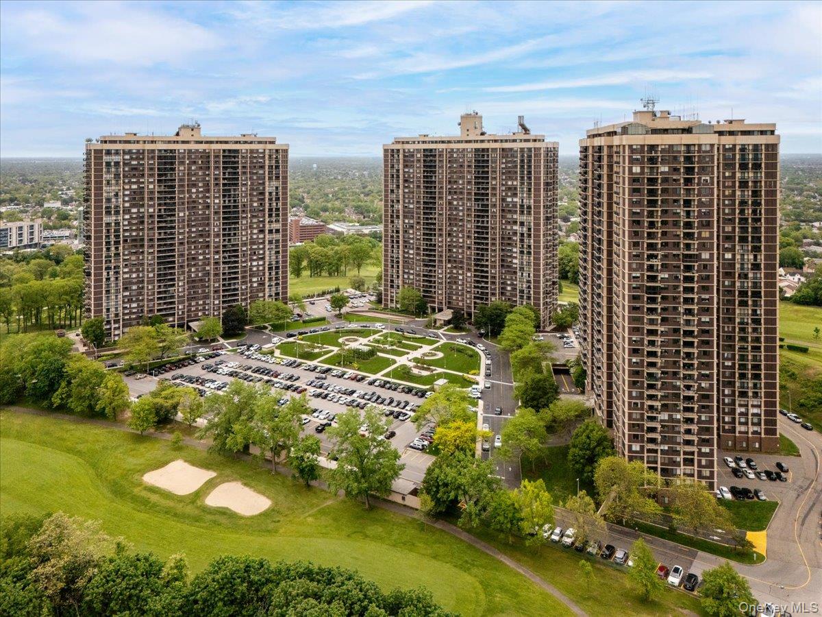 #1 photo, 269-10 Grand Central Parkway, クイーンズ区 Floral Park , NY 11005