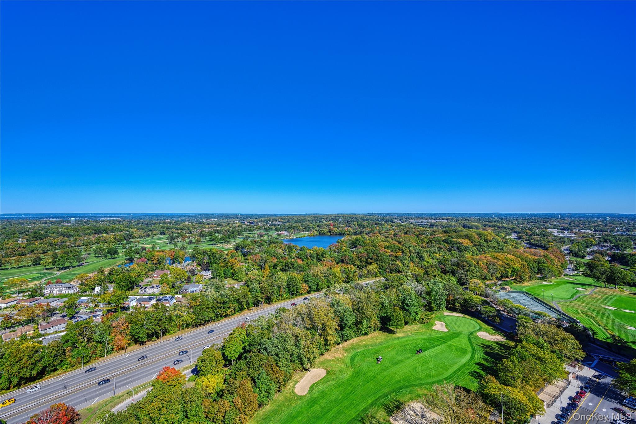 #17 photo, 269-10 Grand Central Parkway, クイーンズ区 Floral Park , NY 11005