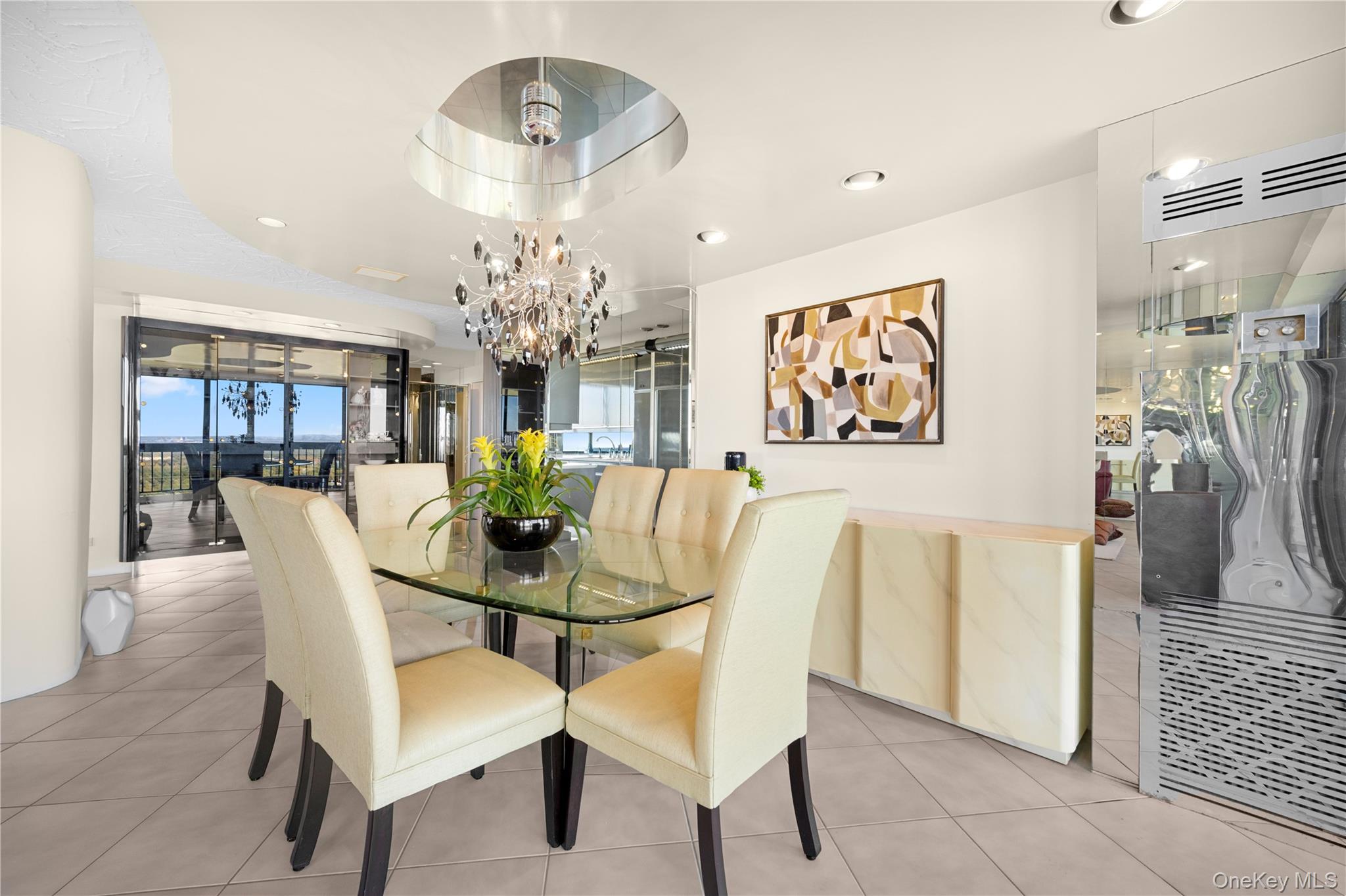 #18 photo, 269-10 Grand Central Parkway, クイーンズ区 Floral Park , NY 11005