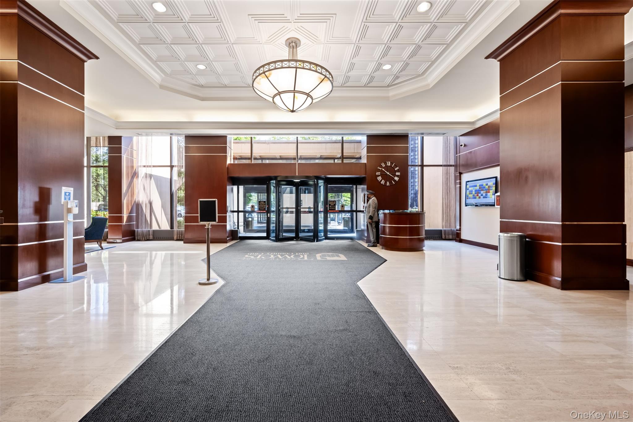 #3 photo, 269-10 Grand Central Parkway, クイーンズ区 Floral Park , NY 11005