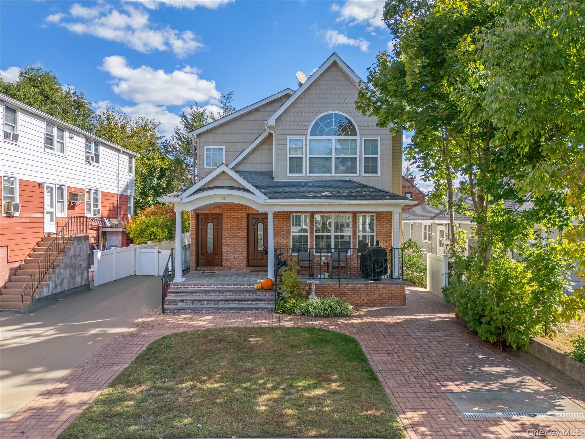 #1 photo, 22 Dunwood Road, ナッソー郡 Port Washington , NY 11050