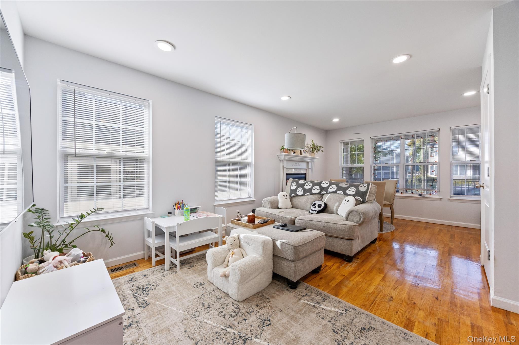 #3 photo, 22 Dunwood Road, ナッソー郡 Port Washington , NY 11050