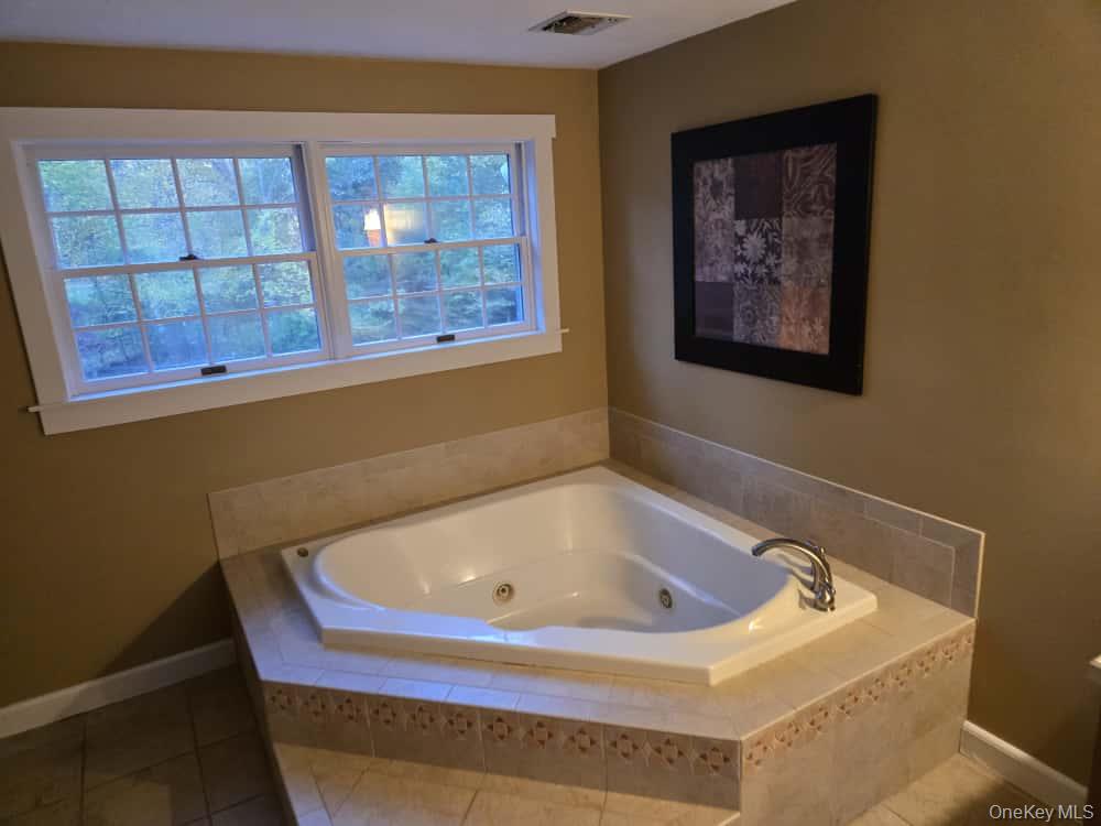 #13 photo, 14 Viola Road, Suffern , NY 10901