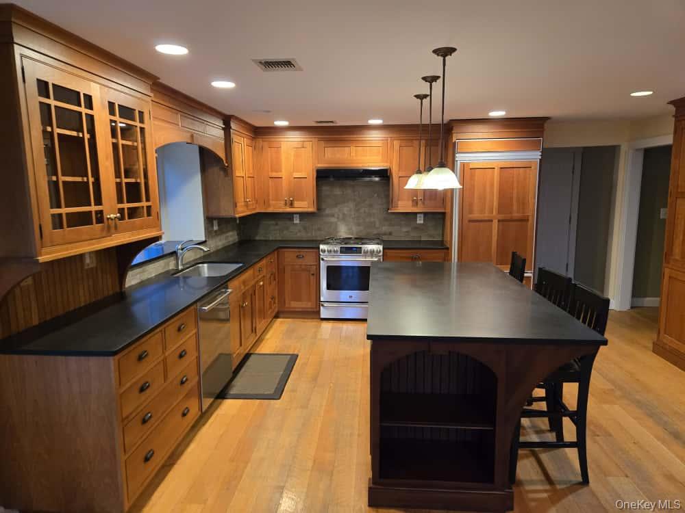 #3 photo, 14 Viola Road, Suffern , NY 10901